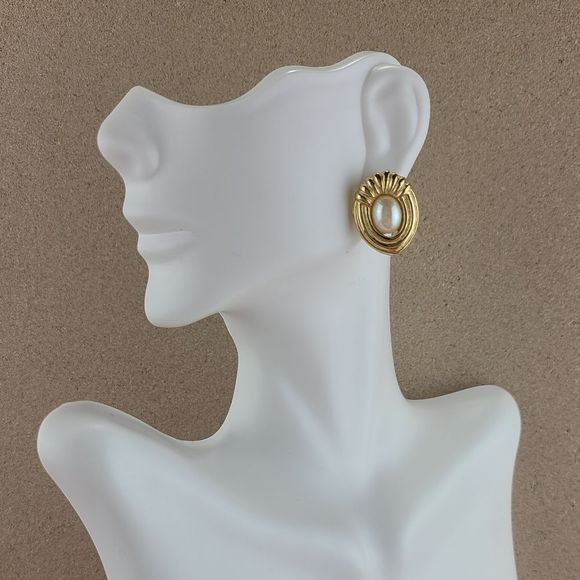 Vintage Oval Faux Pearl Cabochon Pierced Earrings w Gold Tone Roping Unsigned - Picture 1 of 6